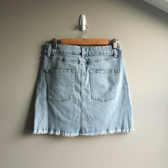NWT Wild Fable light wash distressed jean mini skirt - Picture 3 of 9